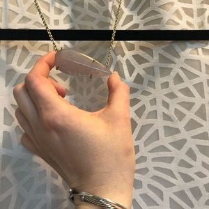 Kendra Scott necklace